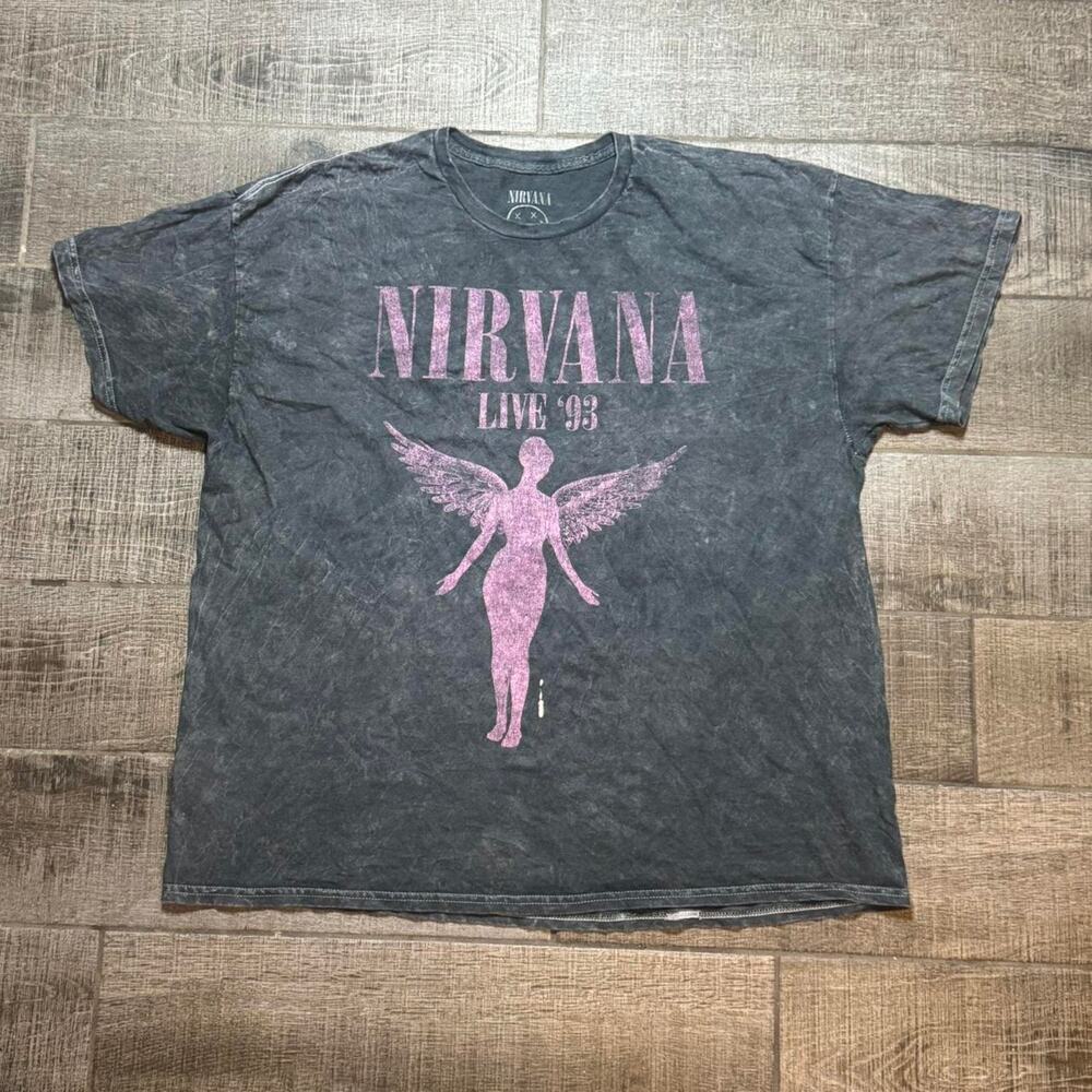 2XL Grey and pink nirvana t shirt